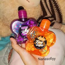 Eskulin kids hand sanitizer mampu membasmi kuman, kotoran, dan virus dari tangan tanpa perlu sabun dan air, karena ada kandungan 60% alkohol di dalamnya. Eskulin Splash Cologne First Date Review Female Daily