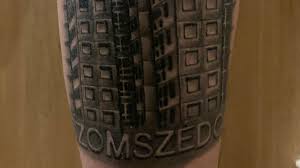 A szomszédok című teleregényben az egyik állandó szereplőt, almát, a pincérnőt alakította. Annyira Szereti A Szomszedokat Hogy Magara Tetovaltatta A Gazdagreti Lakotelepet 24 Hu