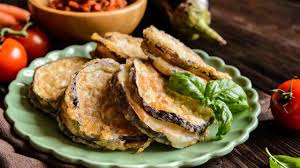 Tagliate a fette il fiordilatte, lavate i pomodori e tagliate a fettine sottili, componete il sandwich di melanzane. Medaglioni Filanti Di Melanzane Prosciutto E Formaggio Sapore Avvolgente