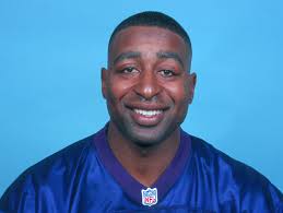 Cris Carter considered a basketball career