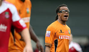 Each side of edgar davids was the size of the statue of liberty. Zielscheibe Fur Schiedsrichter
