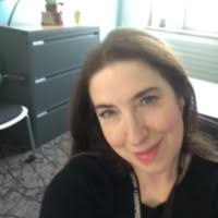 60+ "Daniela Le&" profiles