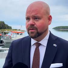 Fiskeministrar besökte strömmingsfiskare i Norrsundet