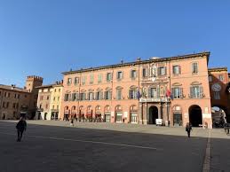 Sulla base dell'ordinanza regionale, quindi, bisognerà rispettare anche regole non previste. Covid Imola Arancione Scuro Residenti Approvano La Misura Emilia Romagna Ansa It
