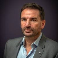 700+ "Fanning" profiles