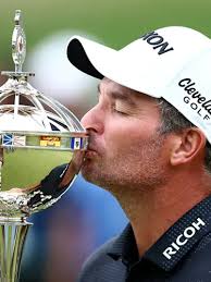 UFC fighters shits herself during fight, ends up rolling around in poop