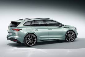 In total, it will be offered with five power outputs, two motor setups, and three different battery sizes. Skoda Enyaq Iv This Is What The New Electric Suv Has To Offer What It Costs Newsabc Net