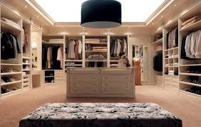 Evinizin en özel alanını birbirinden güzel mobilyalarla şık bir görünüme kavuşturabilirsiniz. My Favorite Closet Luks Gardirop Hayallerdeki Elbise Dolaplari Giyinme Odasi