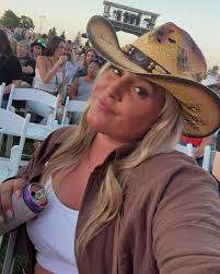 amanda jo👼🏽 (@amandajomoen) • Instagram photos and videos