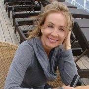 Julie Klosterman's Instagram, Twitter & Facebook