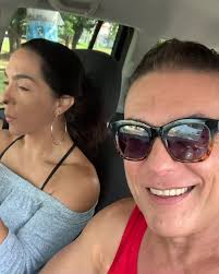 “Pa’llá voy…con mi LU @lurodriguez_15 chinchorreando por Puerto Rico 🇵🇷…  pricelesssss ”, Buenos diasssss!!, P.D., Lu todavía NO ha tomado café  ☕️!!!, 😂😂😂😂😂😂😂😂😂☺️😂☺️