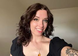 Esmes hair color changing in every part is kind of strange. In the books  she has dark hair and looks like Snowwhite... I love that in last 2 movies  she had dark