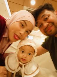 Menuju tiga bulan, hidup masih tentang susu, popok, dan bobo. Plus nya,  udah bisa diajak receh sama kami berdua. Love you baby 🦖❤️.