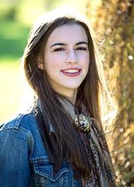 Shayla Lee's Instagram, Twitter & Facebook