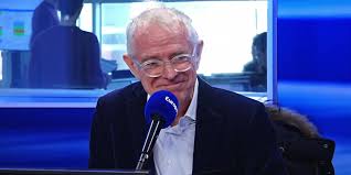 The program is a french cultural treasure, running for 25 years and having over 3 million weekly viewers! Cinq Choses Que Vous Ne Savez Pas Sur E M6 Et Son Presentateur Mac Lesggy