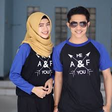 Anggun dan rapih dengan balutan busana sopan nan elegan. Desain Kaos Couple Radea