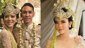 Gak hanya yang in frame aja, ternyata bagian kameramen, atau editing juga ada lho sepupu dari risa. Riana Rizki Adik Risa Saraswati Jadi Mantu Ketua Dpr Ri Bambang Soesatyo Lihat Foto Pernikahannya Tribun Solo
