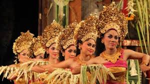 Tari ini dibawakan oleh para penari wanita dalam jumlah ganjil. Tari Pendet Tribunnewswiki Com Mobile