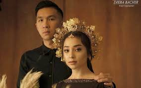 Pasangan yang menikah pada 21 maret 2020 ini baru saja mengumumkan bahwa mereka tengah menantikan anak pertamanya. Deretan Artis Nekat Menikah Saat Pandemi Covid 19 Nomor 8 Pilih Tanggal Cantik Jpnn Com