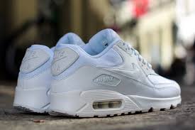 Renforts en cuir pour plus de durabilité et de maintien Nike Air Max 90 Essential Blanche Triple White Ou L Acheter