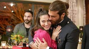 Her zodiac sign is pisces. Erkenci Kus Yildizlari Can Yaman Demet Ozdemir Ikilisi Adeta Soka Ugratti
