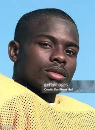 Kari Hill's Instagram, Twitter & Facebook