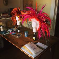 Brown Bird With Red Mohawk How To Feather Mohawk Headpiece Diy Mohawk Parrot Costume