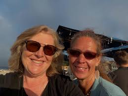 Laurie Huffman Edmonds (@attheredbarn) • Instagram photos and videos