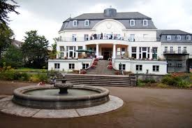 Blick Auf Schloss Teutschenthal Style At Home Teutschenthal Architektur