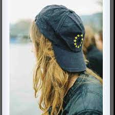 Backwards Hat Casual Clothess Pinterest Baseball Hats Cap Girl Hat Hairstyles