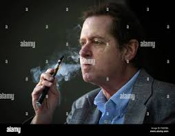 E cigarette com hi-res stock photography and images