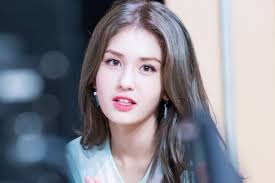 Rama On Twitter Why White Kpop Idols Lana Popsicle Exp Edition Are A Symptom Of The Disease A Thread