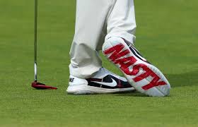  Was Tiger Woods Camo Print Red On Sunday At Carnoustie A Winner Golf Fashion Golf Attire Ladies Golf