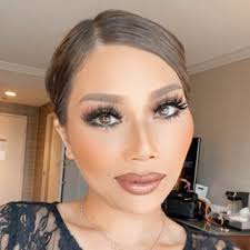 Email Address of @sidneyle Instagram Influencer Profile