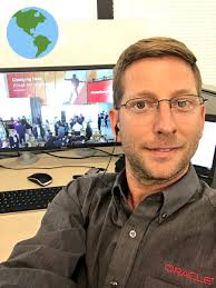 Michael Adriaanse (@TheDutchMike)