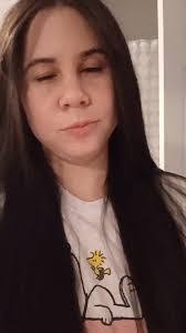 Nicole Moeller's Instagram, Twitter & Facebook