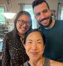 Rebecca Manos's Instagram, Twitter & Facebook