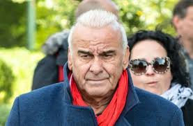 Michel fugain, les annees big bazar. C Est Un Peu Les Jeux Du Cirque Michel Fugain Fustige The Voice