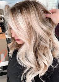 balayagehairblonde umwerfende balayage highlights absolut umwerfende balayage frisuren lange haare anleitung beige blonde haare blonde haare mit strahnen