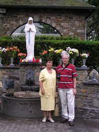 Les parents beco n'approuvèrent pas le choix de mariette. Unsere Liebe Frau Von Banneux Marypages