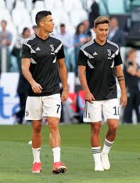 Cristiano Ronaldo Dybala Calcio Giocatori Di Calcio Calciatori