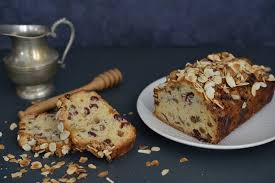 Cake Aux Fruits Secs Et Miel Safrangourmand Fr Recette Cake Aux Fruits Secs Cake Aux Fruits Gateau Aux Fruits