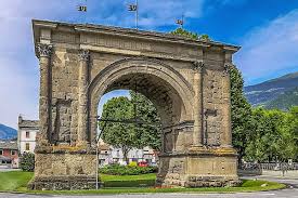 Arco di augusto (it) triumphal arch in aosta, italy (en); Arch Of Augustus Aosta Tourist Attractions Tropter Com