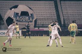 46' hamilton valencia (atlético huila) bekommt in der gegnerischen hälfte einen. Once Caldas Vs Atletico Huila Manizales Colombia Flickr