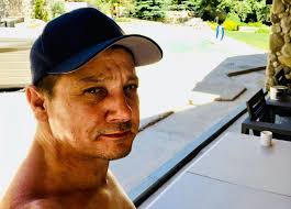 Jeremy Renner's Family: Kid, Wife, Siblings, Parents