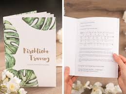 Egal ob romantische liebeserklärungen, gedichte oder. Kirchenheft Zur Hochzeit Selber Machen 3 Aussergewohnliche Ideen Myprintcard