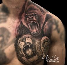 Isn't this the original gorilla vs lion thread? Gorila Tattoo Realista Animal Tattoo Tattoos Body Tattoos