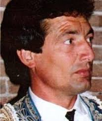 MANUEL SALMERON RODRIGUEZ EL VALOR Y PUNDONOR DE UN TORERO MODESTO. HOY  CUMPLE 60 AÑOS Nació en la barriada de la Colonia de Los Ángeles el 15 de  octubre de 1958. Formó
