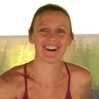 100+ perfis com “Céline”