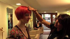 Tolle moderne damen kurzhaarfrisuren gestalten ideen für coole dunnes haare frisuren kurz mode optionen mit wunderbare frisuren damen rundes gesicht stylen. Rote Haare Und Kurzhaarschnitt Lady Gaga Haircut Vogue Vorher Nachher Extrem Youtube